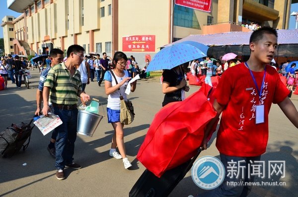 湖南科技大学迎新工作全面展开