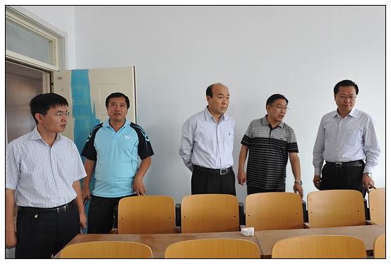 教育厅副厅长王李金来晋中学院新校区视察工作
