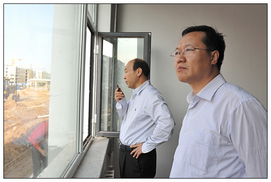 教育厅副厅长王李金来晋中学院新校区视察工作