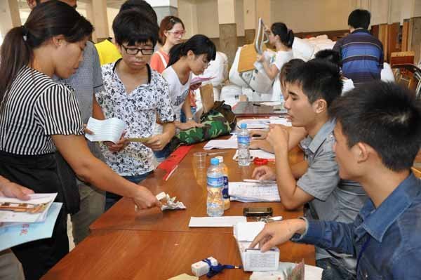 景德镇陶瓷学院喜迎2012级新生