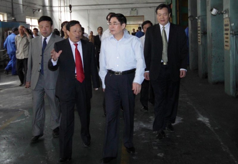 省委书记袁纯清教师节来校慰问并视察指导