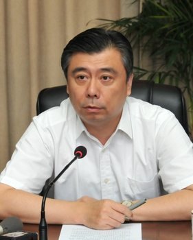 束束鲜花蕴真情 句句寄语赋鼓励 常州市委书记阎立来常州工学院看望慰问广大教师