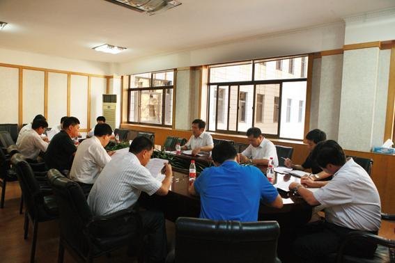 学校召开军训工作领导小组工作会议