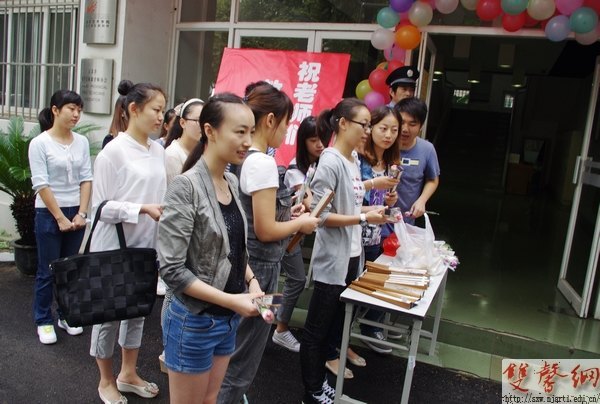 新学期校领导深入课堂教学检查
