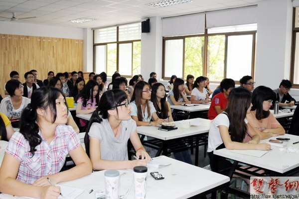 新学期校领导深入课堂教学检查