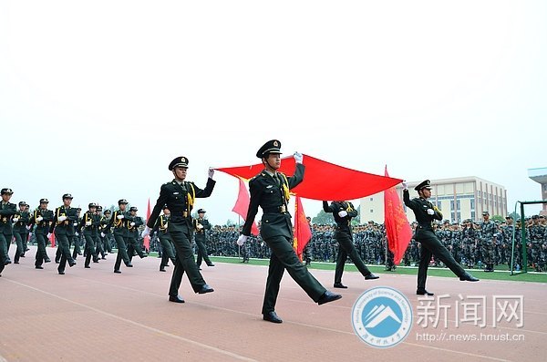 2012级新生开学典礼暨军训动员大会隆重举行