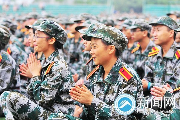 2012级新生开学典礼暨军训动员大会隆重举行