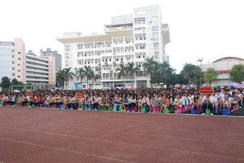 金风送爽 桃李飘香——广西师范学院2012级新生开学典礼隆重举行