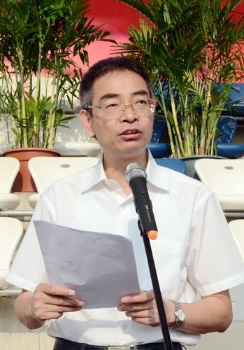 2012级新生开学典礼暨军训开训仪式隆重举行