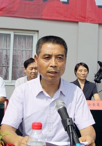 2012级新生开学典礼暨军训开训仪式隆重举行