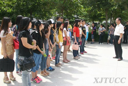 西安交通大学城市学院第三批18名学子启程赴台湾义守大学交流学习