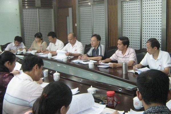 校领导主持召开纪检审计工作座谈会