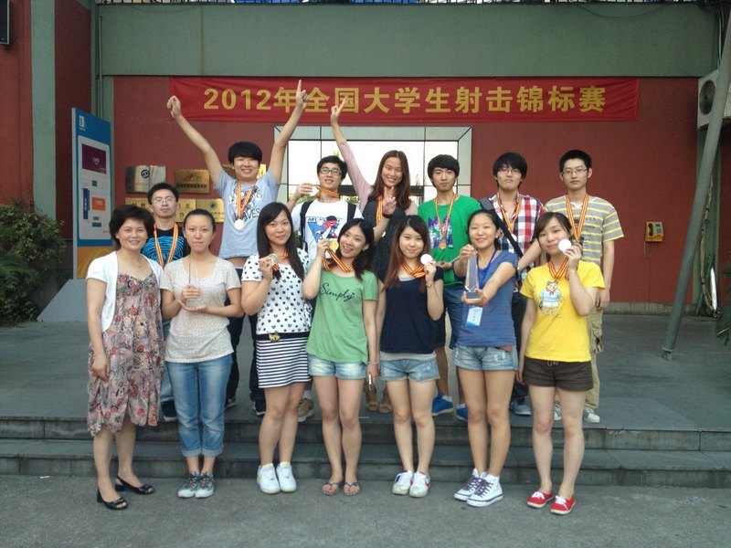 东华大学射击队在2012年全国大学生射击比赛中荣获团体总分第二名
