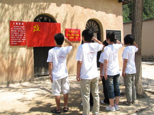 《江西教育》长篇通讯报道景德镇陶瓷学院思政工作
