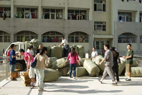 新建学生公寓配套工程竣工 400余名同学12日已入住