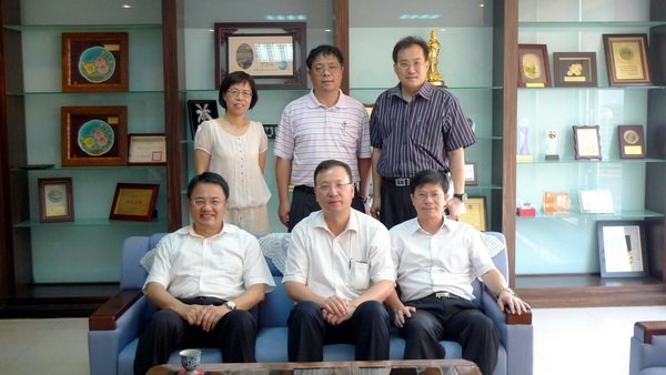 校领导参访岭东科技大学