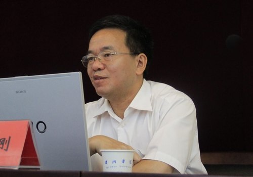 市档案局局长吴志刚来校讲座