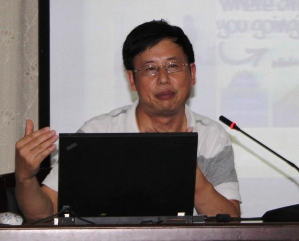 华中师范大学心理学专家洪建中、高闯来长沙师范学校讲学