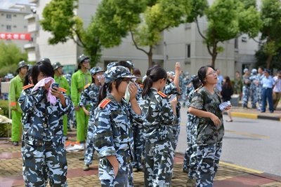 浦东校区开展学生宿舍消防疏散演习