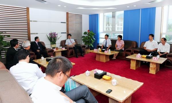 马国防书记会见梁卓中副校长等台湾贵宾