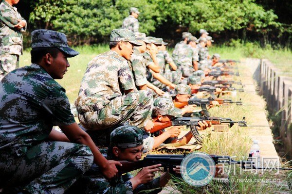 “送你一枚小弹壳！”——湖南科技大学12级新生实弹“试枪”