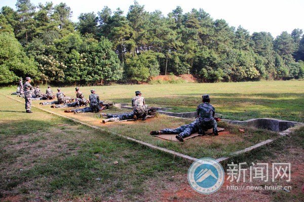 “送你一枚小弹壳！”——湖南科技大学12级新生实弹“试枪”