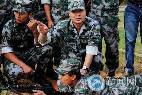 “送你一枚小弹壳！”——湖南科技大学12级新生实弹“试枪”