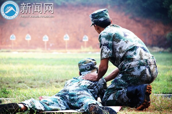 “送你一枚小弹壳！”——湖南科技大学12级新生实弹“试枪”