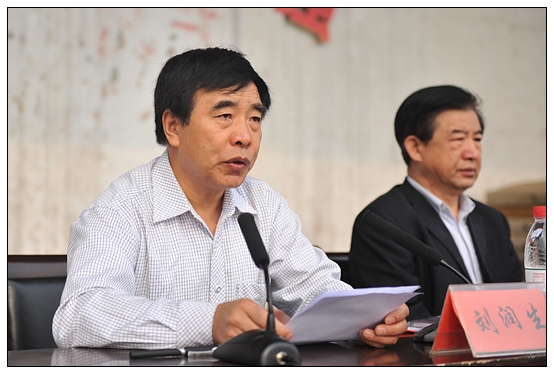 晋中学院在北院体育场举行2012级新生军训动员大会