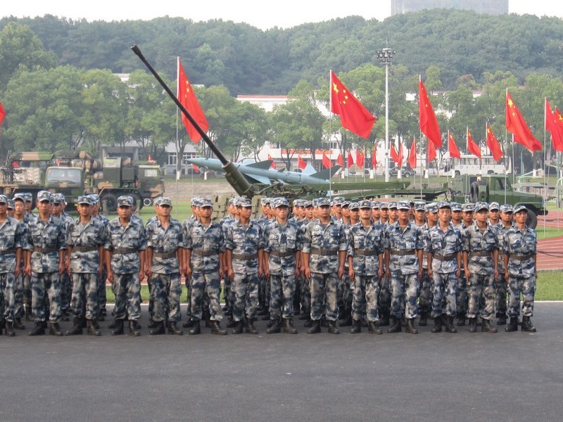 校党委副书记蔡光兴率队参加部队开放日活动