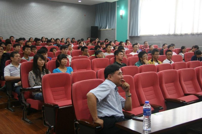 西安交通大学城市学院举行教学法讲座