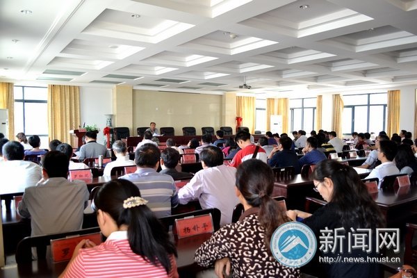 各学院深入贯彻实施课程自主创新