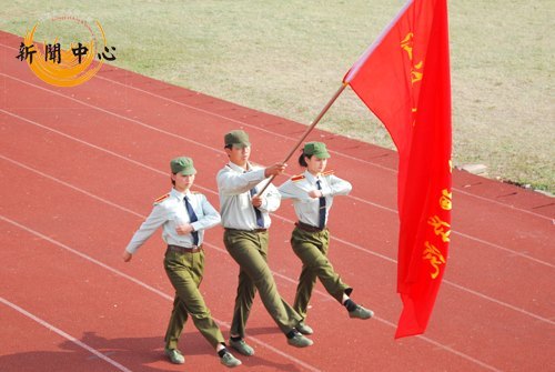 【组图】2012级新生军训闭营式