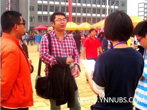 金秋送爽 喜迎新生--记2012级新生入住杨林校区