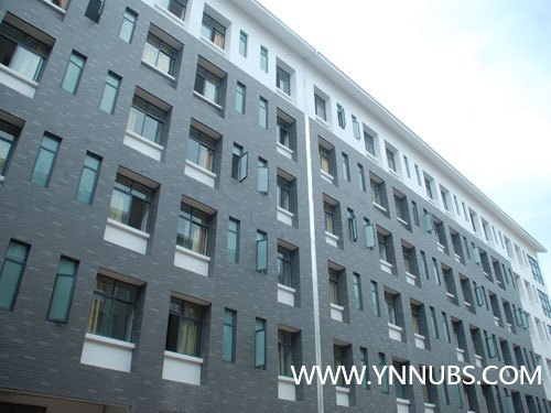 刘学民、王昆来等领导亲切看望慰问军训返校新生