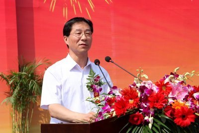 常州工学院北部新城新校区奠基 省市领导曹卫星阎立为奠基石揭彩 姚晓东讲话