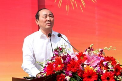 常州工学院北部新城新校区奠基 省市领导曹卫星阎立为奠基石揭彩 姚晓东讲话
