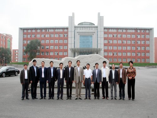 通化市委副书记王立平一行到通化师范学院参观考察