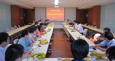 校党委召开统战人士双月座谈会