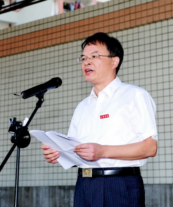 三明学院召开2012级新生军训考核暨表彰大会
