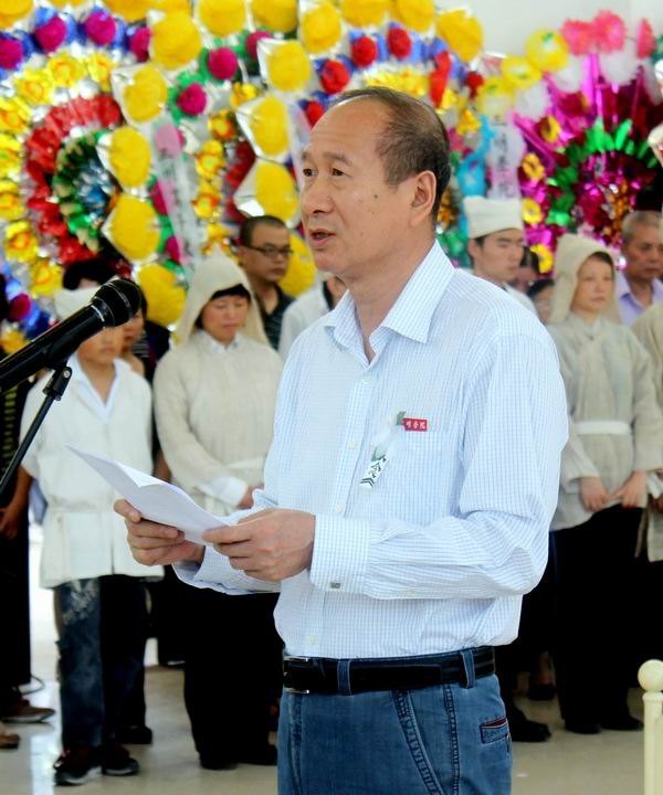 马国防等校领导参加蔡瑞添同志遗体告别仪式