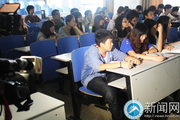 湖南卫视等多家媒体来校采访宋琼同学