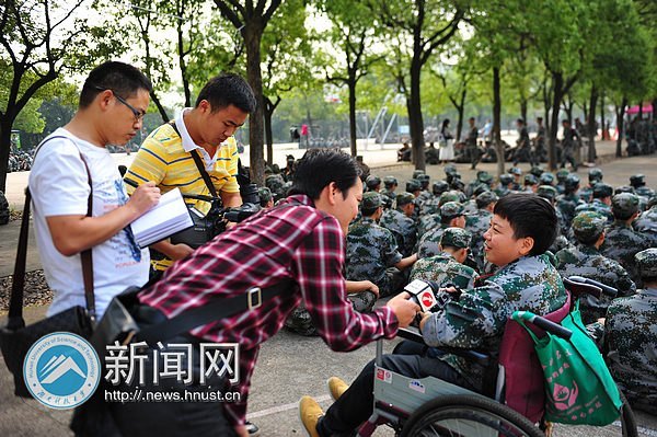 湖南卫视等多家媒体来校采访宋琼同学