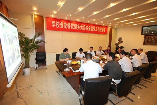 南京理工大学泰州科技学院接受江苏省学校食堂工作检查获好评