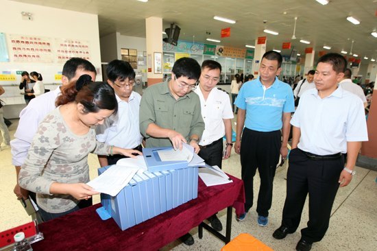 南京理工大学泰州科技学院接受江苏省学校食堂工作检查获好评