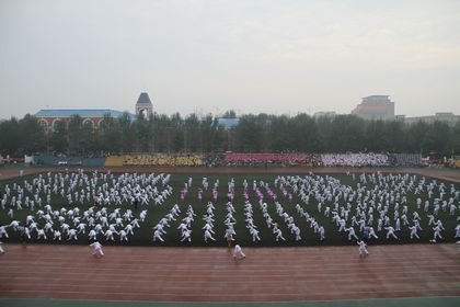渤海大学2012年体育运动大会隆重举行