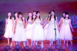 济南大学2012年“庆国庆·迎新生”文艺晚会隆重举行