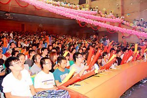 济南大学2012年“庆国庆·迎新生”文艺晚会隆重举行