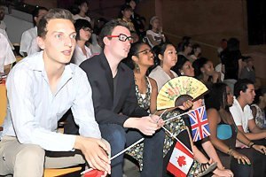 济南大学2012年“庆国庆·迎新生”文艺晚会隆重举行