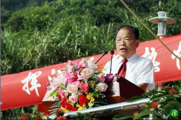 中山大学南方学院2012级学生军训阅兵式暨总结表彰大会顺利举行
